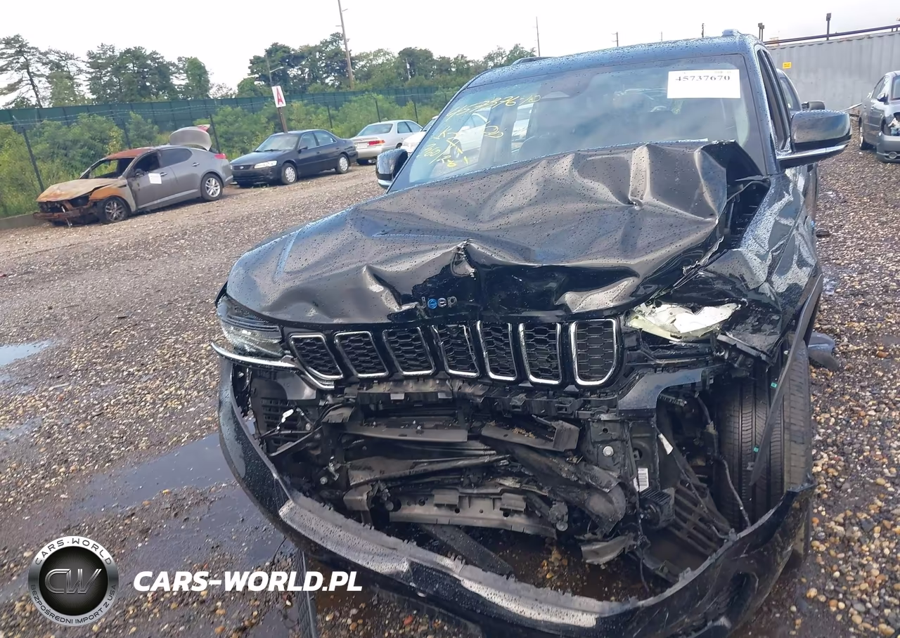 2023 Jeep Grand Cherokee 4Xe VIN:1C4RJYB69PC610752 - 12
