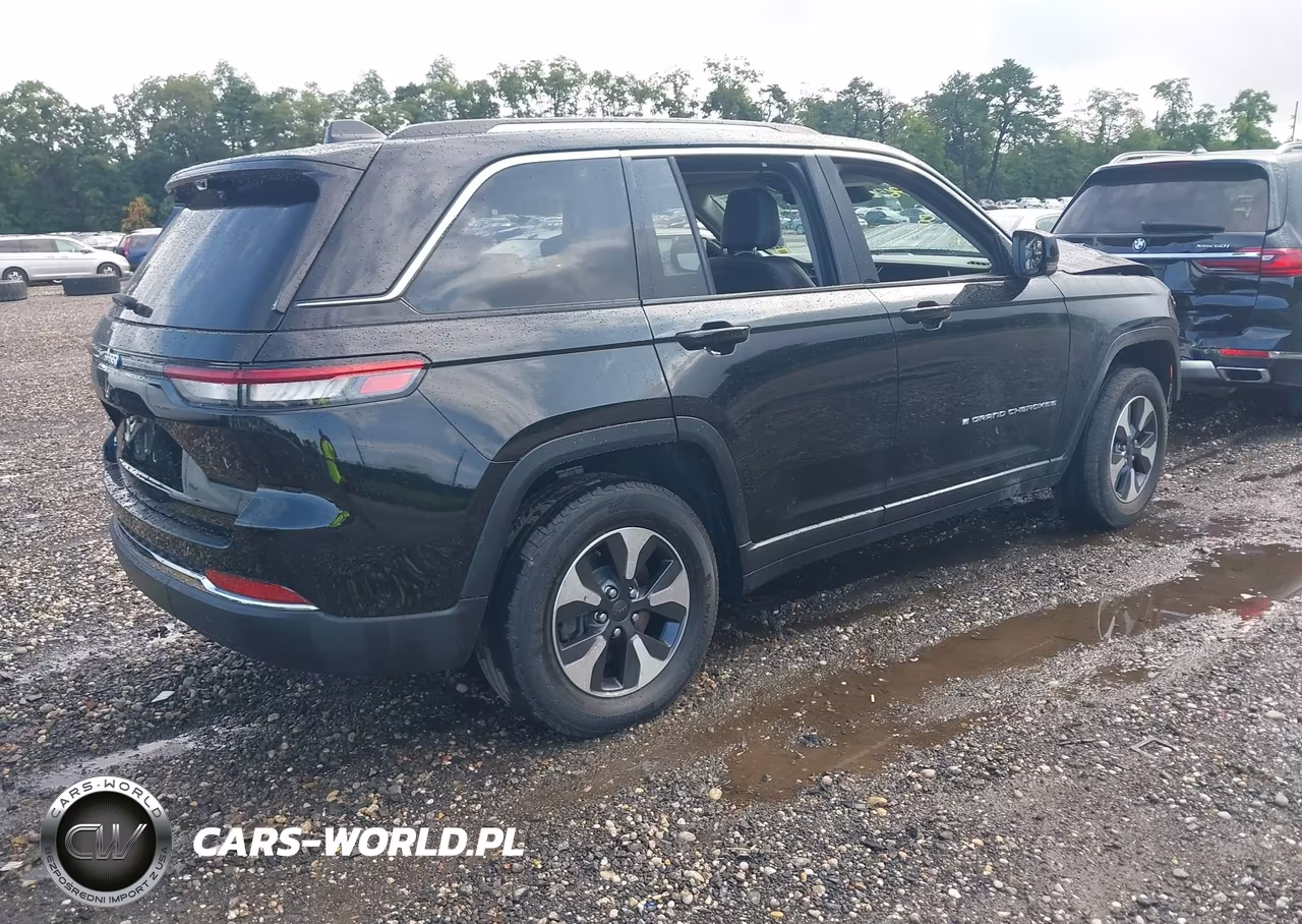 2023 Jeep Grand Cherokee 4Xe VIN:1C4RJYB69PC610752 - 4