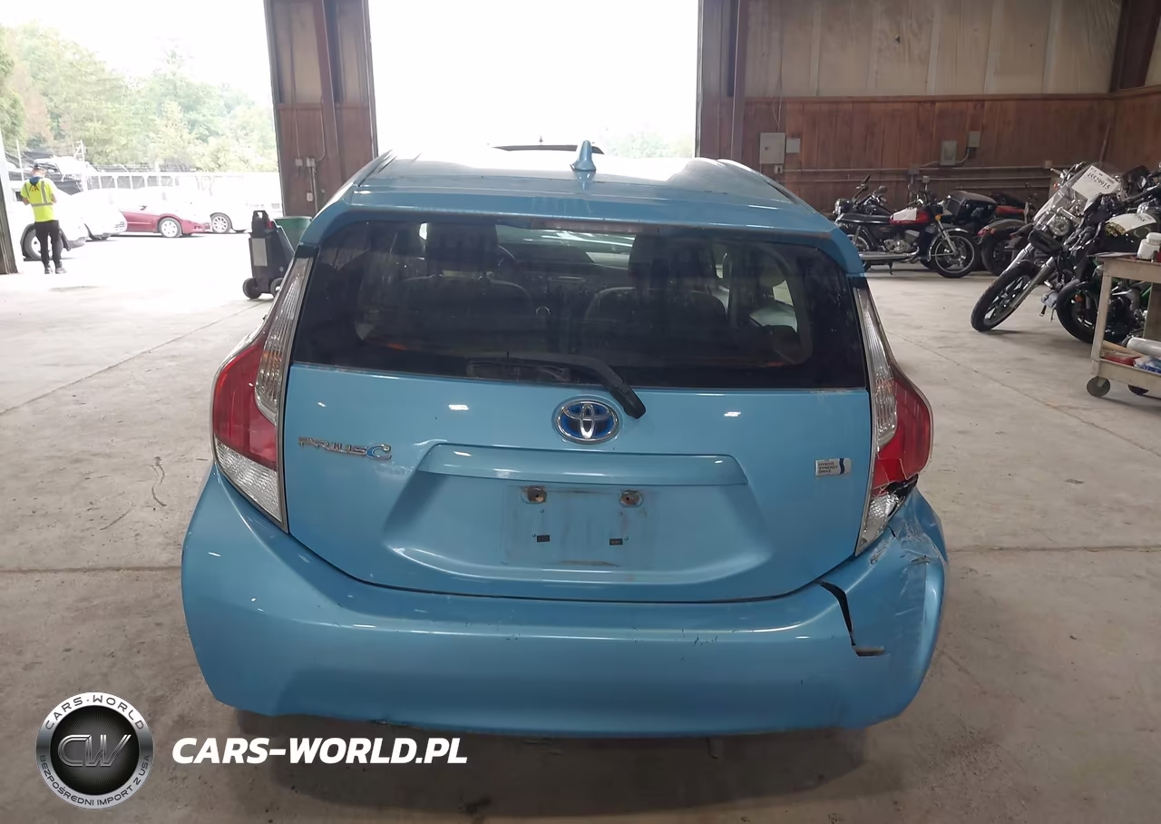 2015 Toyota Prius C Two VIN:JTDKDTB37F1109791 - 16