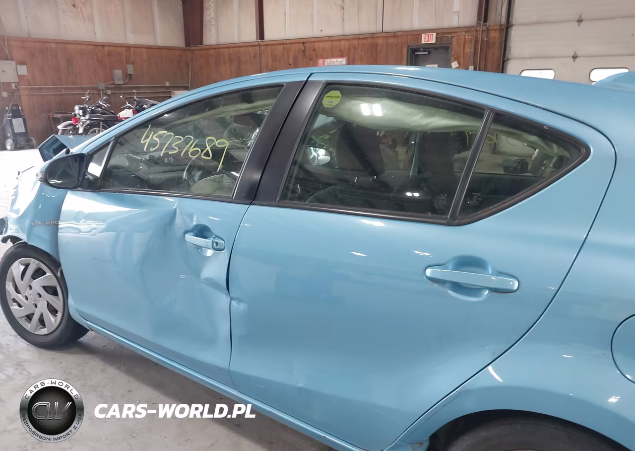2015 Toyota Prius C Two VIN:JTDKDTB37F1109791 - 19