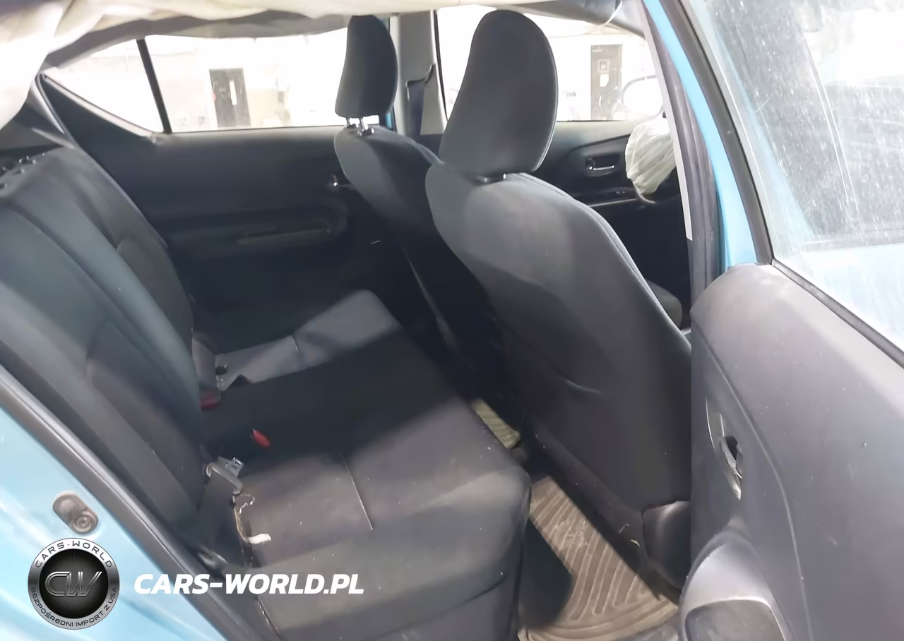 2015 Toyota Prius C Two VIN:JTDKDTB37F1109791 - 8