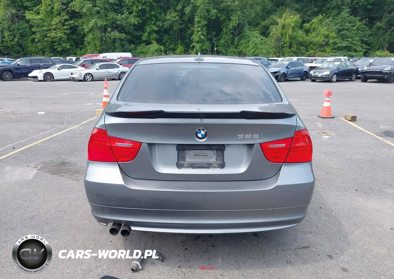 2011 BMW 328I xDrive VIN:WBAPK5G58BNN80432 - 16