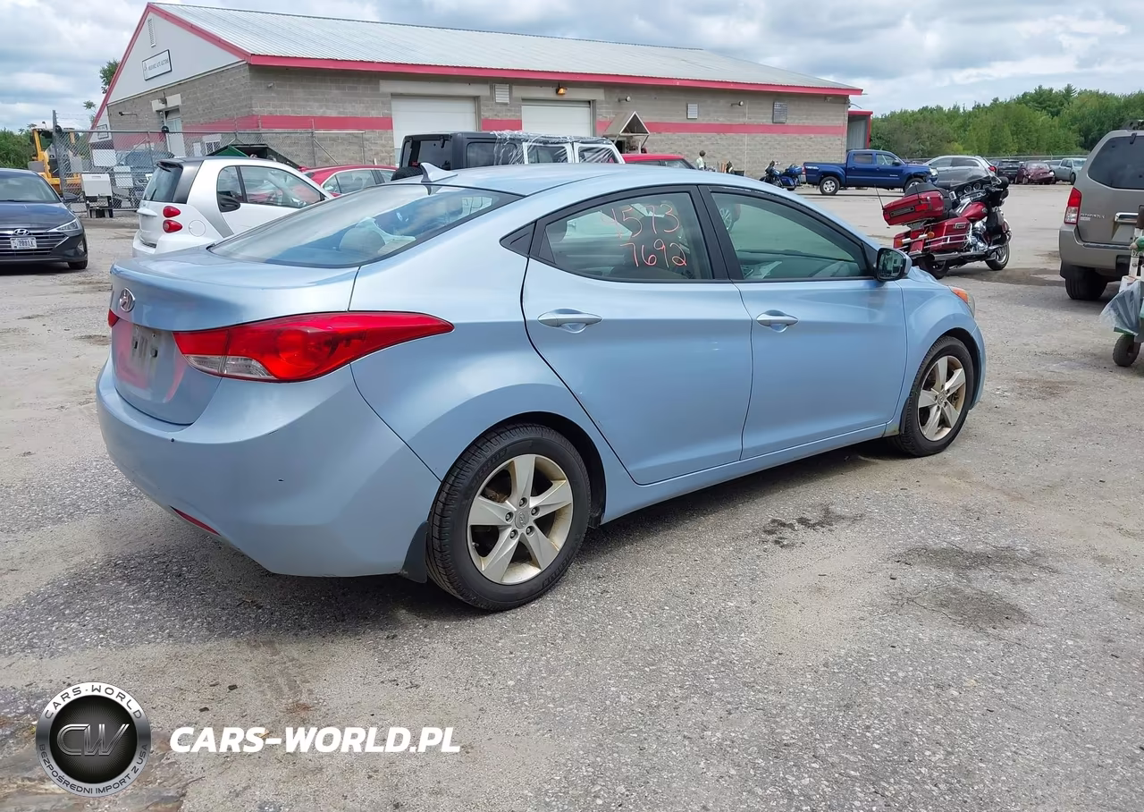 2013 Hyundai Elantra Gls VIN:KMHDH4AE6DU774520 - 4