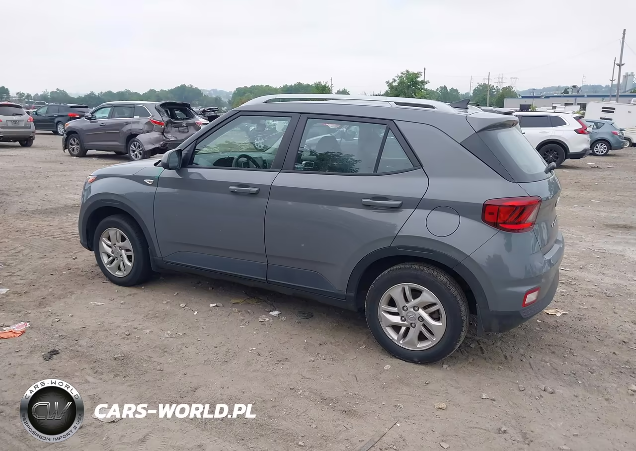 2020 Hyundai Venue Sel VIN:KMHRC8A35LU041013 - 3