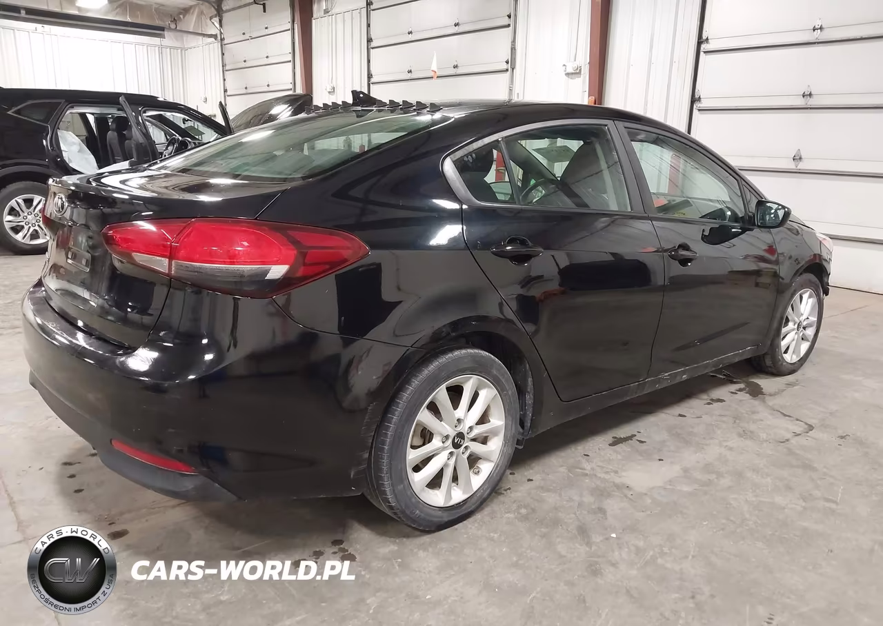 2017 Kia Forte Lx VIN:3KPFL4A72HE130353 - 4