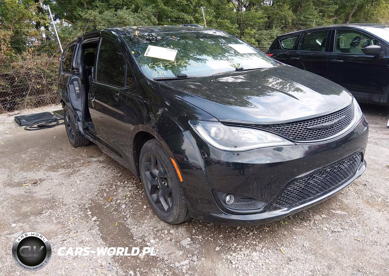 2018 Chrysler Pacifica Touring L Plus