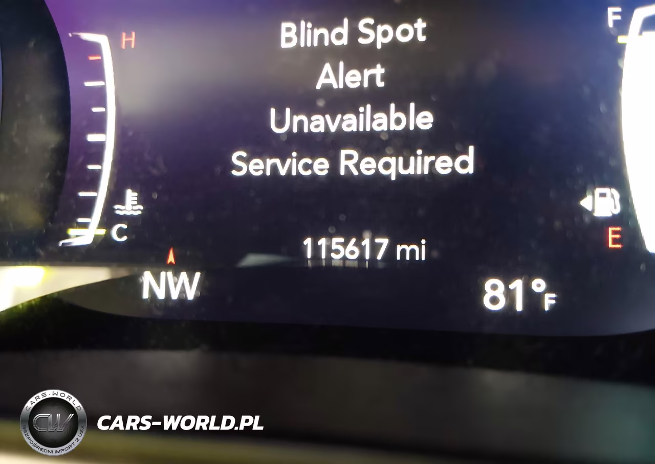 2018 Chrysler Pacifica Touring L Plus VIN:2C4RC1EG1JR157263 - 16