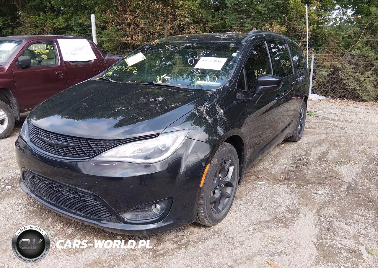 2018 Chrysler Pacifica Touring L Plus VIN:2C4RC1EG1JR157263 - 2