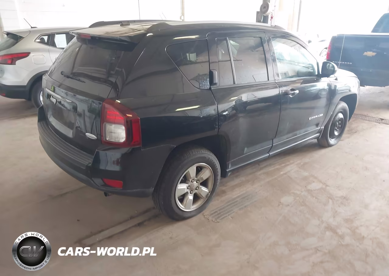 2017 Jeep Compass Latitude VIN:1C4NJCEA7HD115947 - 4