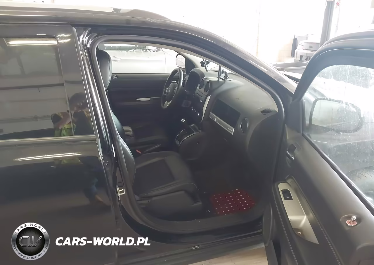 2017 Jeep Compass Latitude VIN:1C4NJCEA7HD115947 - 5