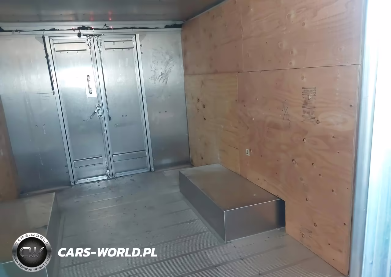2018 Ford E-350 Stripped VIN:1FC3E3K64JDC33150 - 8