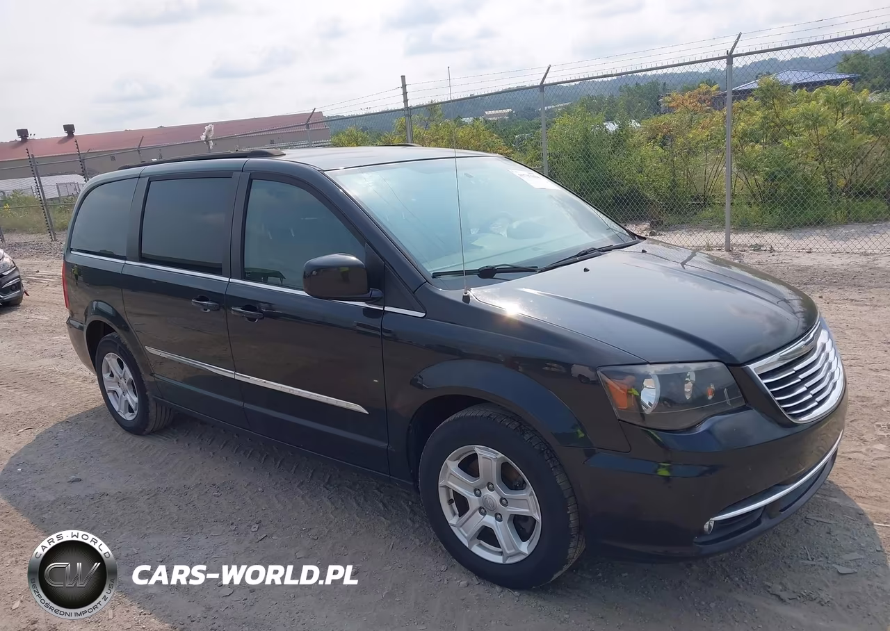2014 Chrysler Town & Country Touring – zdjęcie 1 z 11