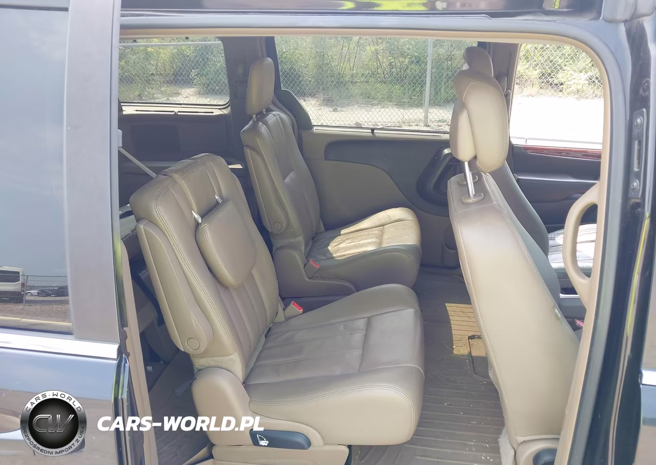 2014 Chrysler Town & Country Touring VIN:2C4RC1BG3ER408648 - 8