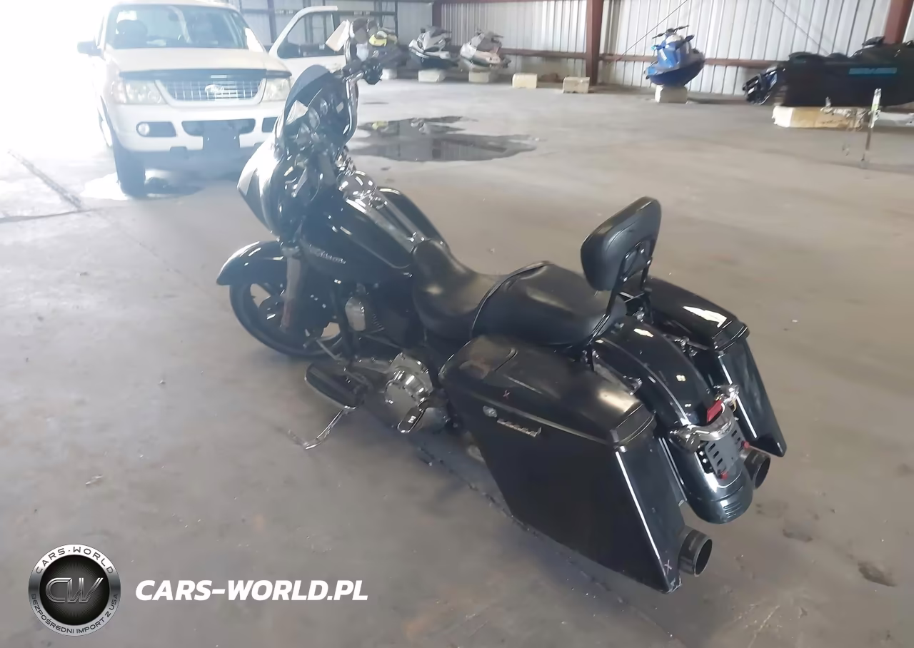 2014 Harley-Davidson Flhxs Street Glide Special VIN:1HD1KRM10EB702688 - 3