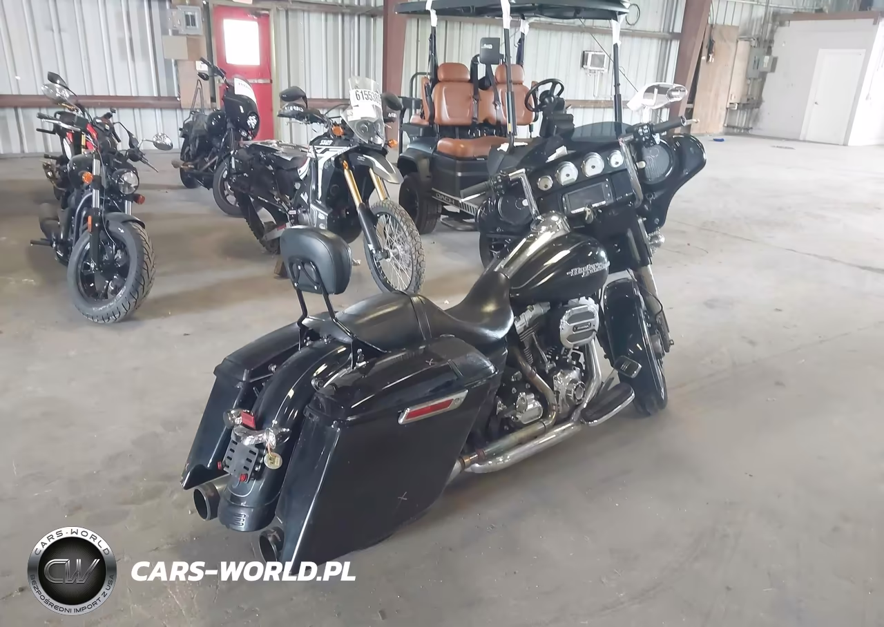 2014 Harley-Davidson Flhxs Street Glide Special VIN:1HD1KRM10EB702688 - 4