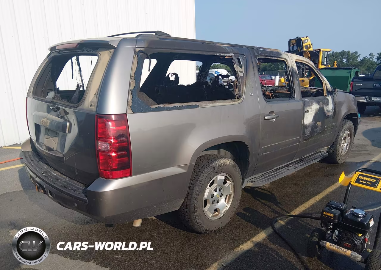 2013 Chevrolet Suburban Lt VIN:1GNSCJE02DR289583 - 4