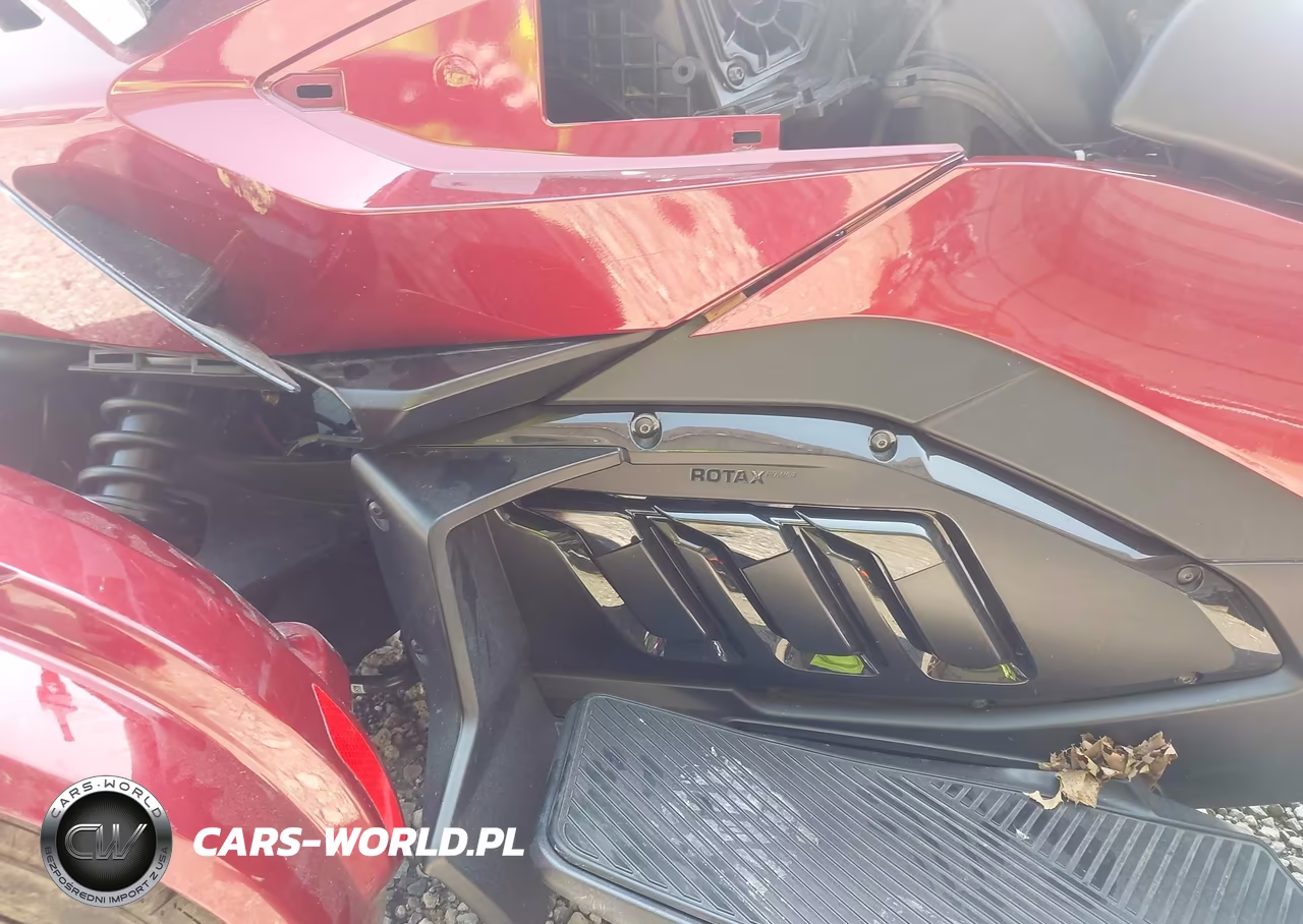 2025 Can-Am Spyder Roadster Rt-Rt Limited VIN:2BXNBDD20SV001619 - 9