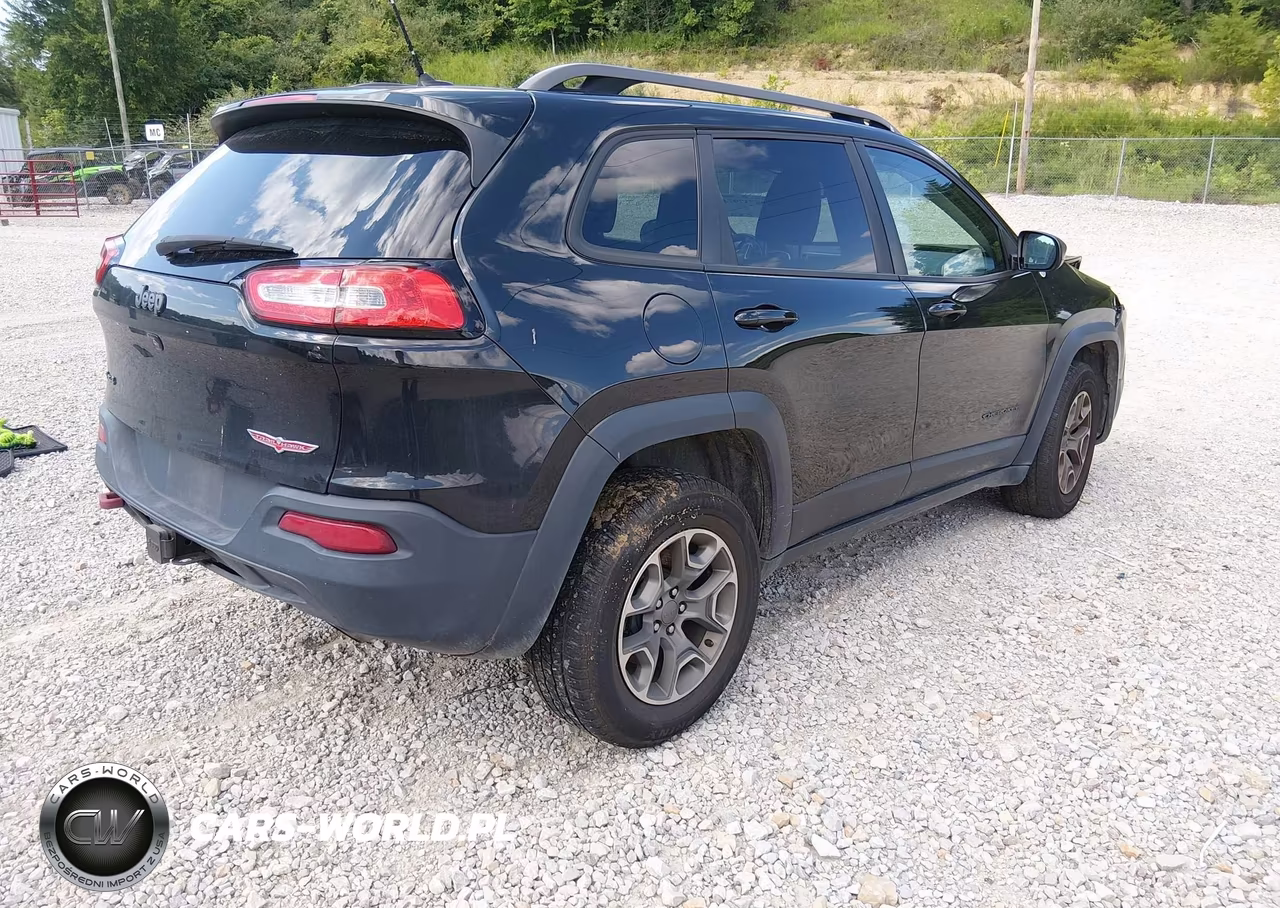 2015 Jeep Cherokee Trailhawk VIN:1C4PJMBS4FW649050 - 4