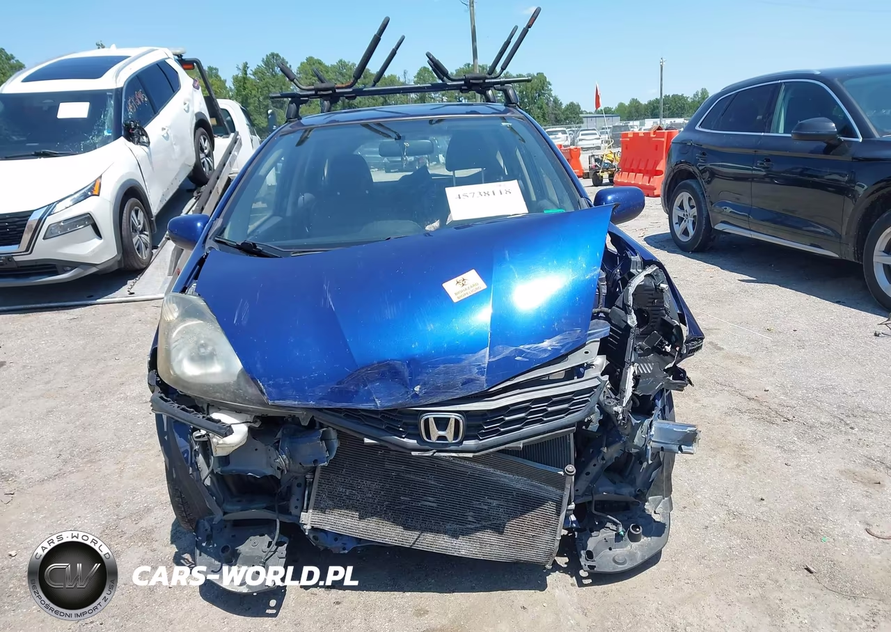 2013 Honda Fit Sport VIN:JHMGE8H50DC024431 - 12