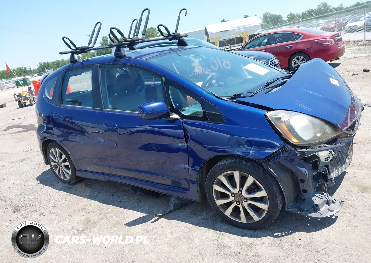 2013 Honda Fit Sport VIN:JHMGE8H50DC024431 - 13