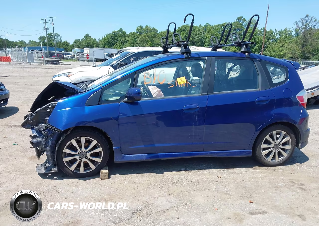 2013 Honda Fit Sport VIN:JHMGE8H50DC024431 - 14
