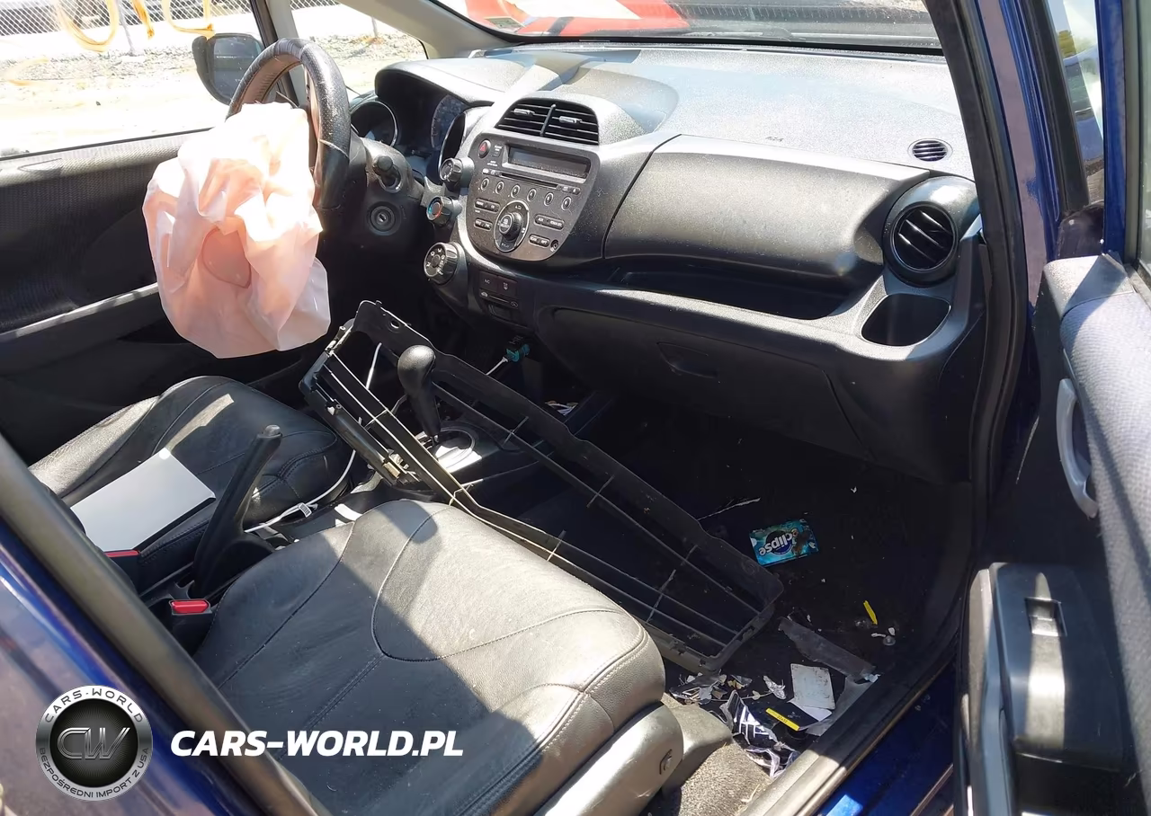 2013 Honda Fit Sport VIN:JHMGE8H50DC024431 - 5