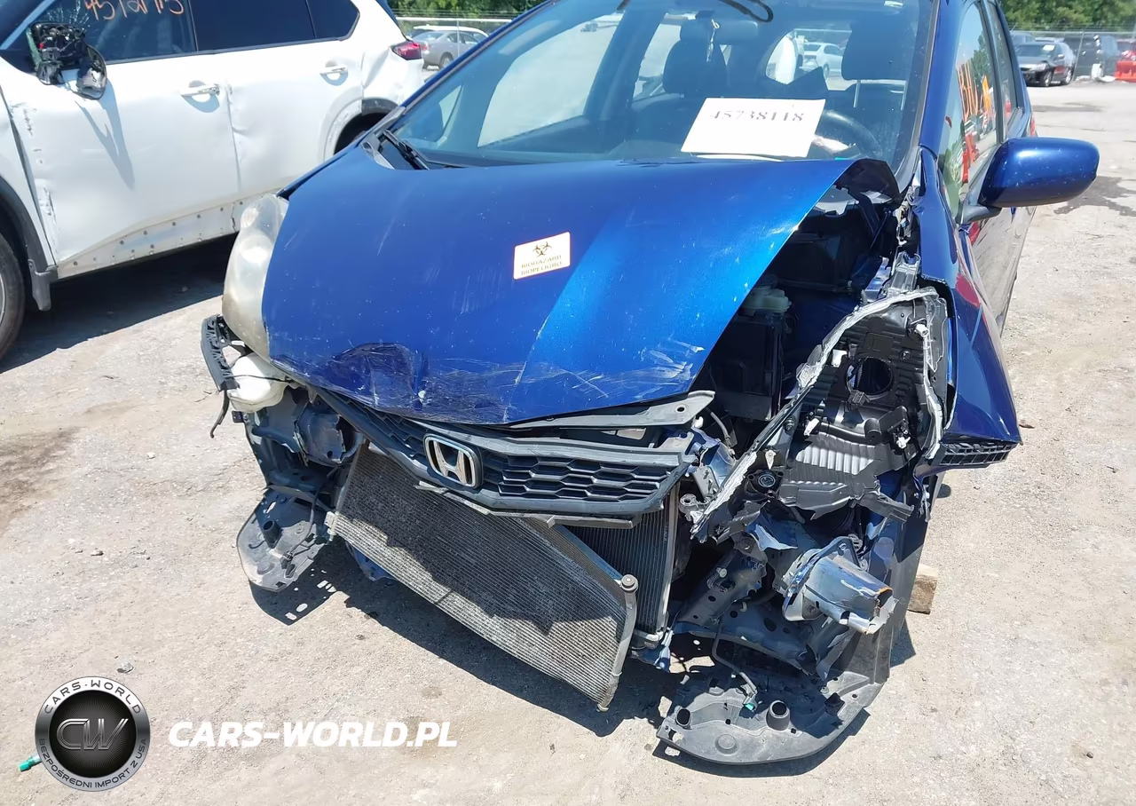 2013 Honda Fit Sport VIN:JHMGE8H50DC024431 - 6