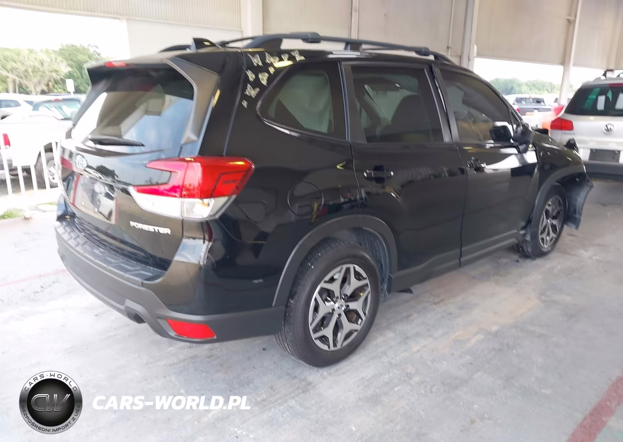 2020 Subaru Forester Premium VIN:JF2SKAJC6LH484541 - 4