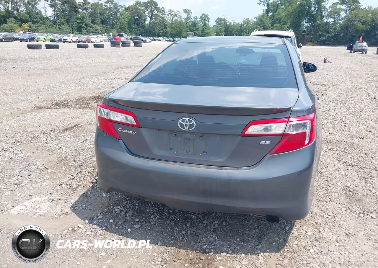2014 Toyota Camry Se Sport VIN:4T1BF1FK7EU379113 - 16