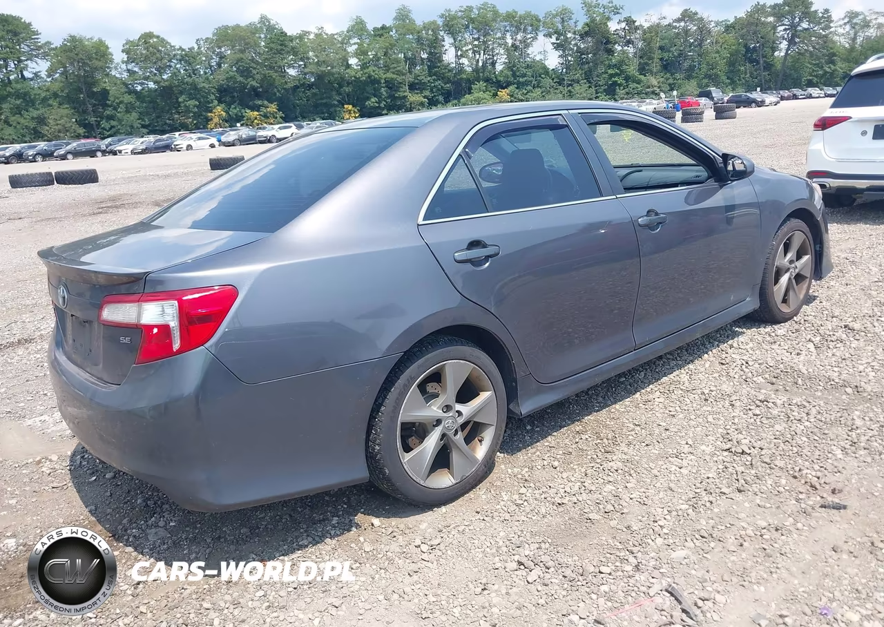 2014 Toyota Camry Se Sport VIN:4T1BF1FK7EU379113 - 4