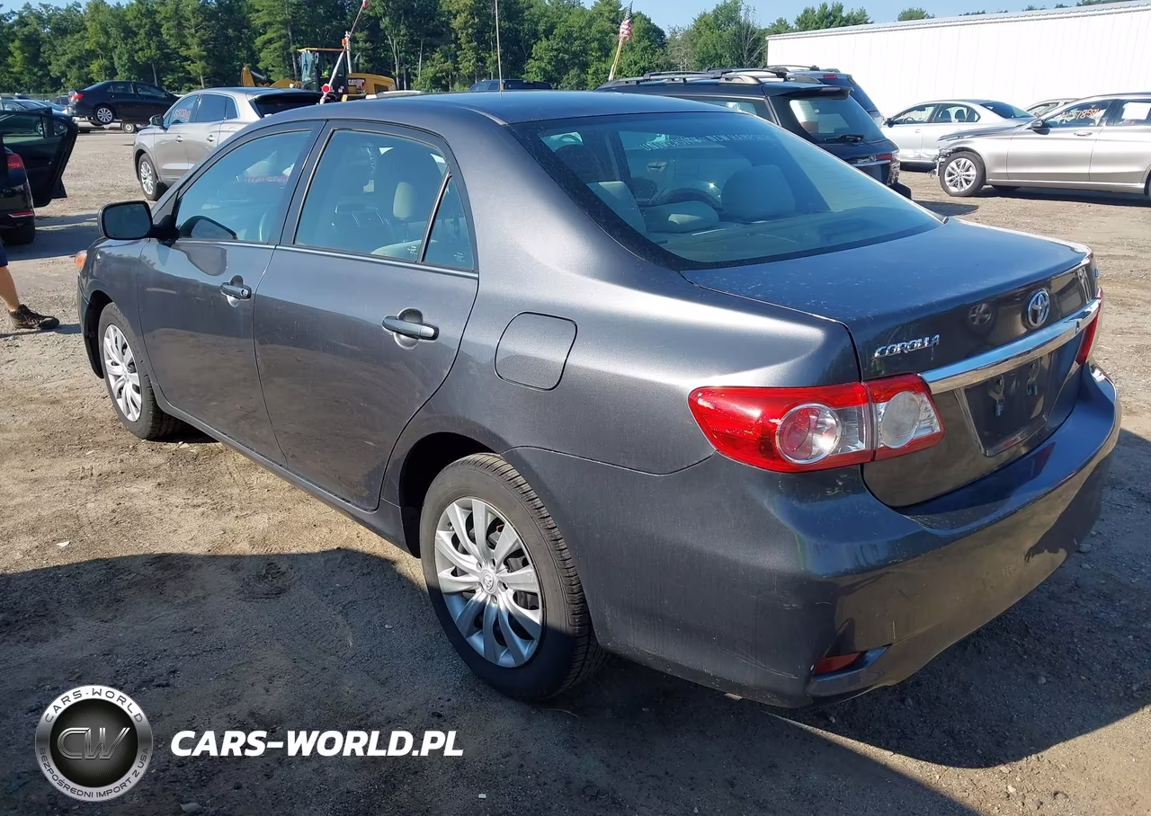 2013 Toyota Corolla Le VIN:5YFBU4EE5DP127802 - 3