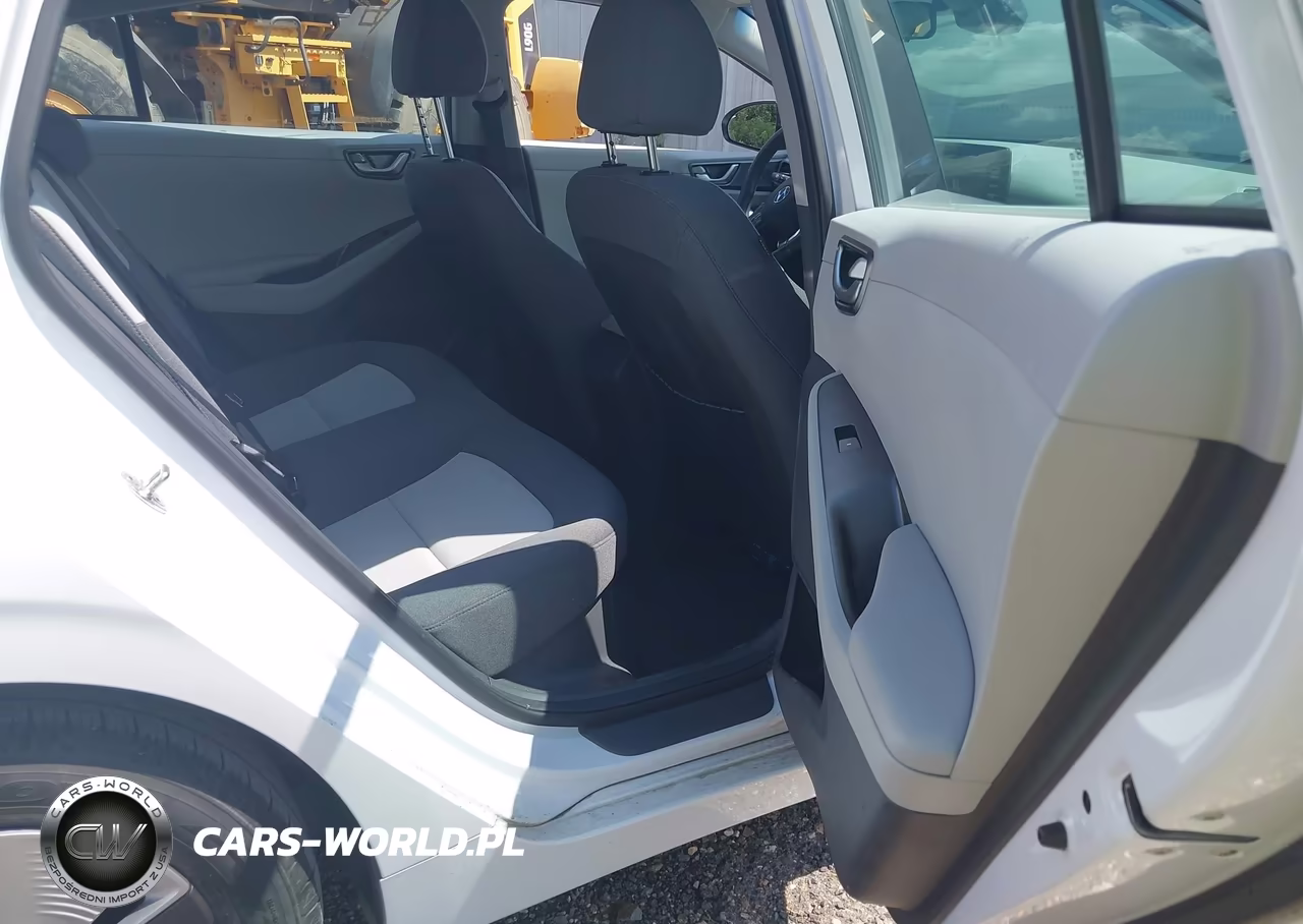 2020 Hyundai Ioniq Hybrid Blue VIN:KMHC65LC5LU220256 - 8