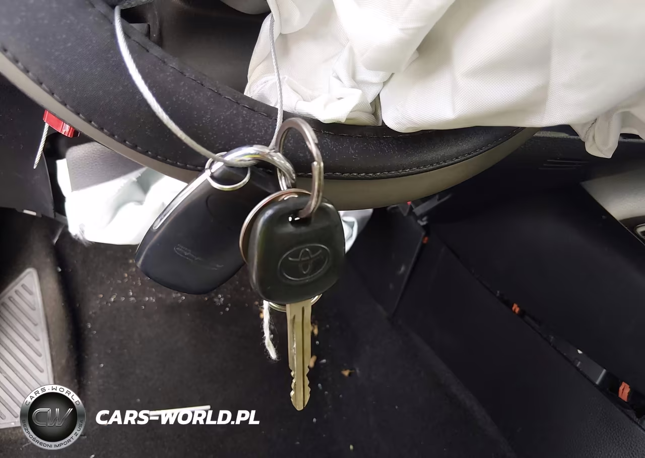 2020 Toyota Corolla L VIN:JTDDPRAE6LJ098199 - 11