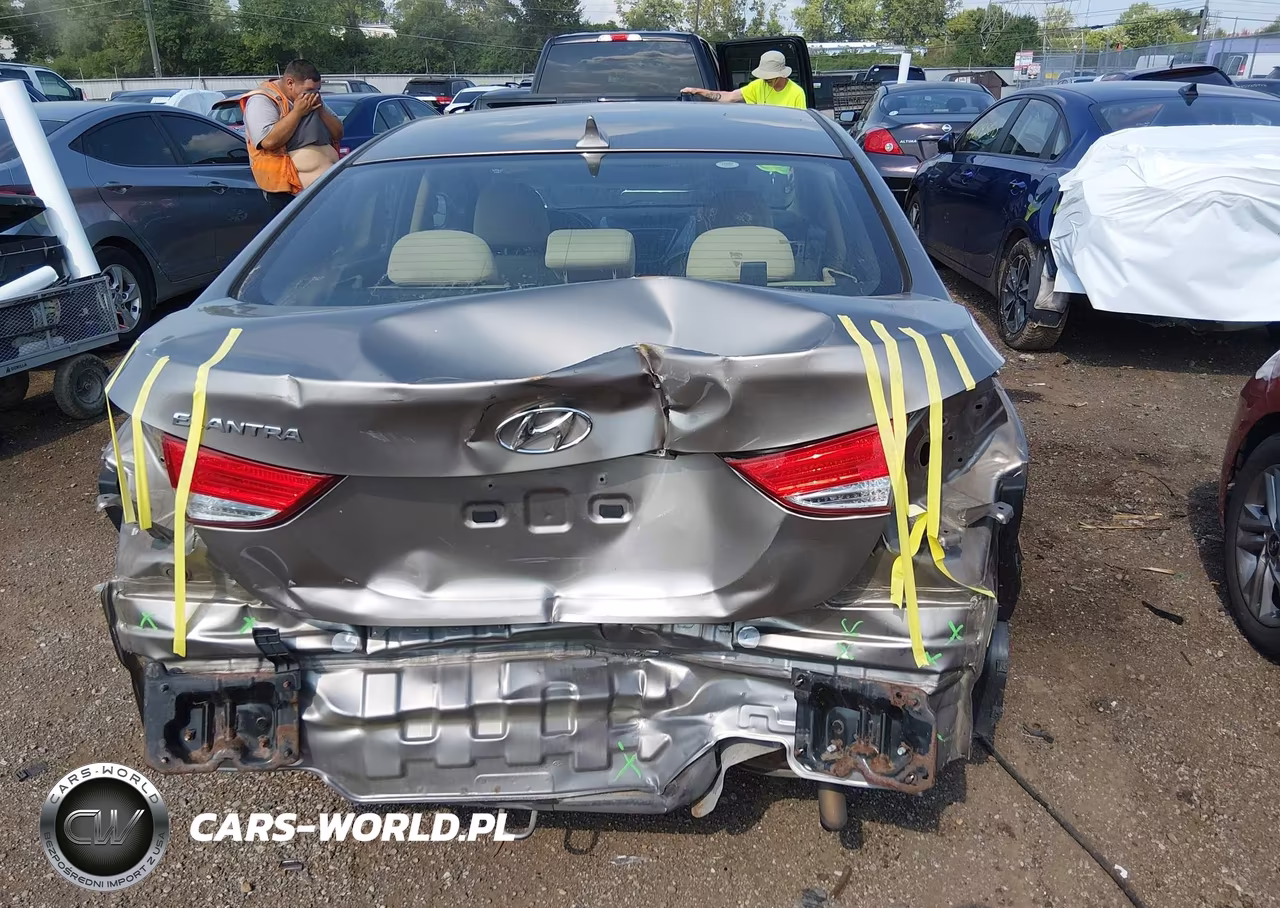 2013 Hyundai Elantra Gls VIN:5NPDH4AE9DH319899 - 17