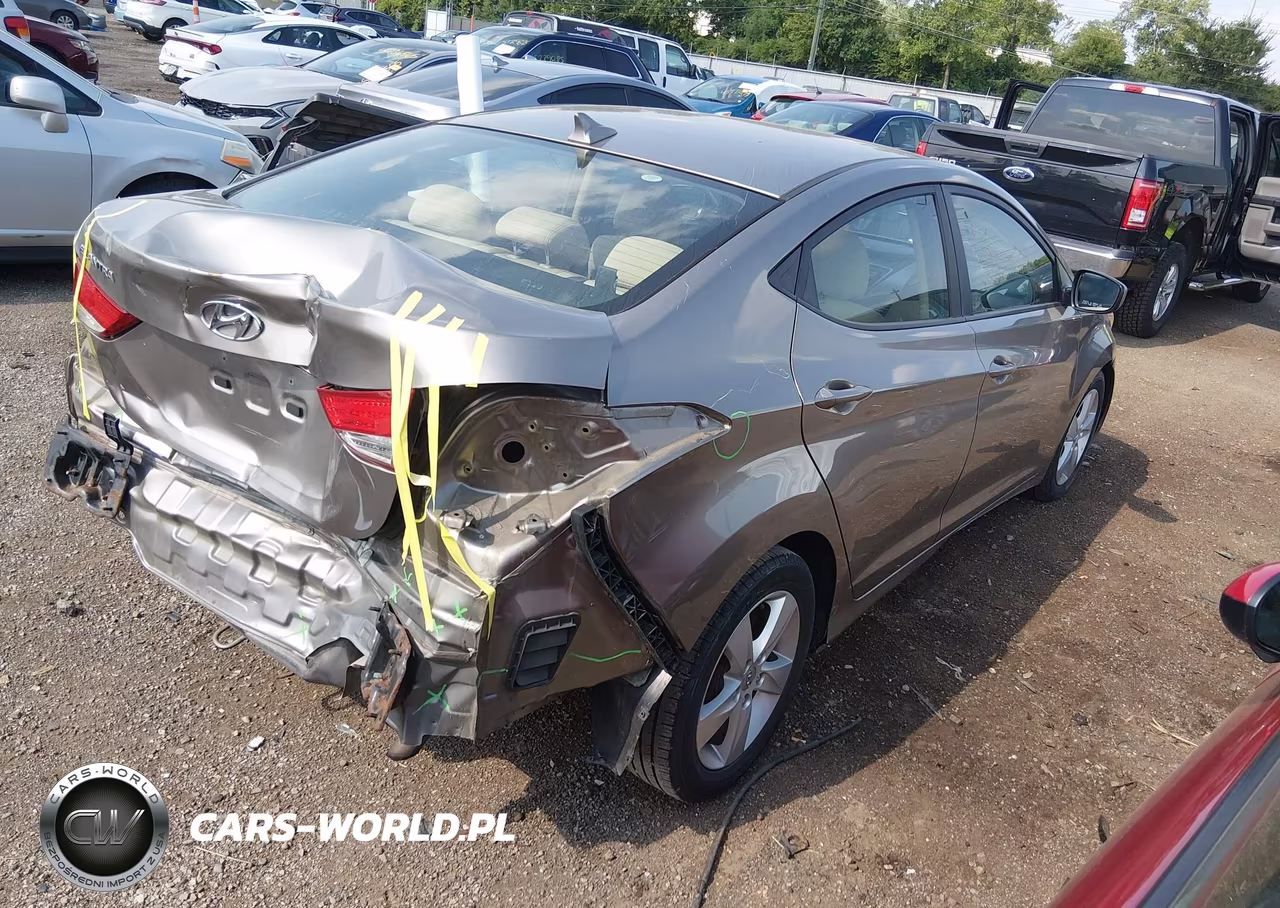2013 Hyundai Elantra Gls VIN:5NPDH4AE9DH319899 - 4