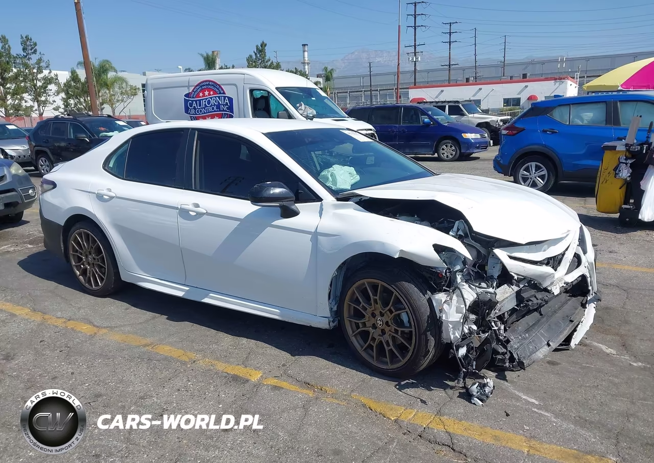 2024 Toyota Camry Hybrid Se Nightshade – zdjęcie 1 z 22