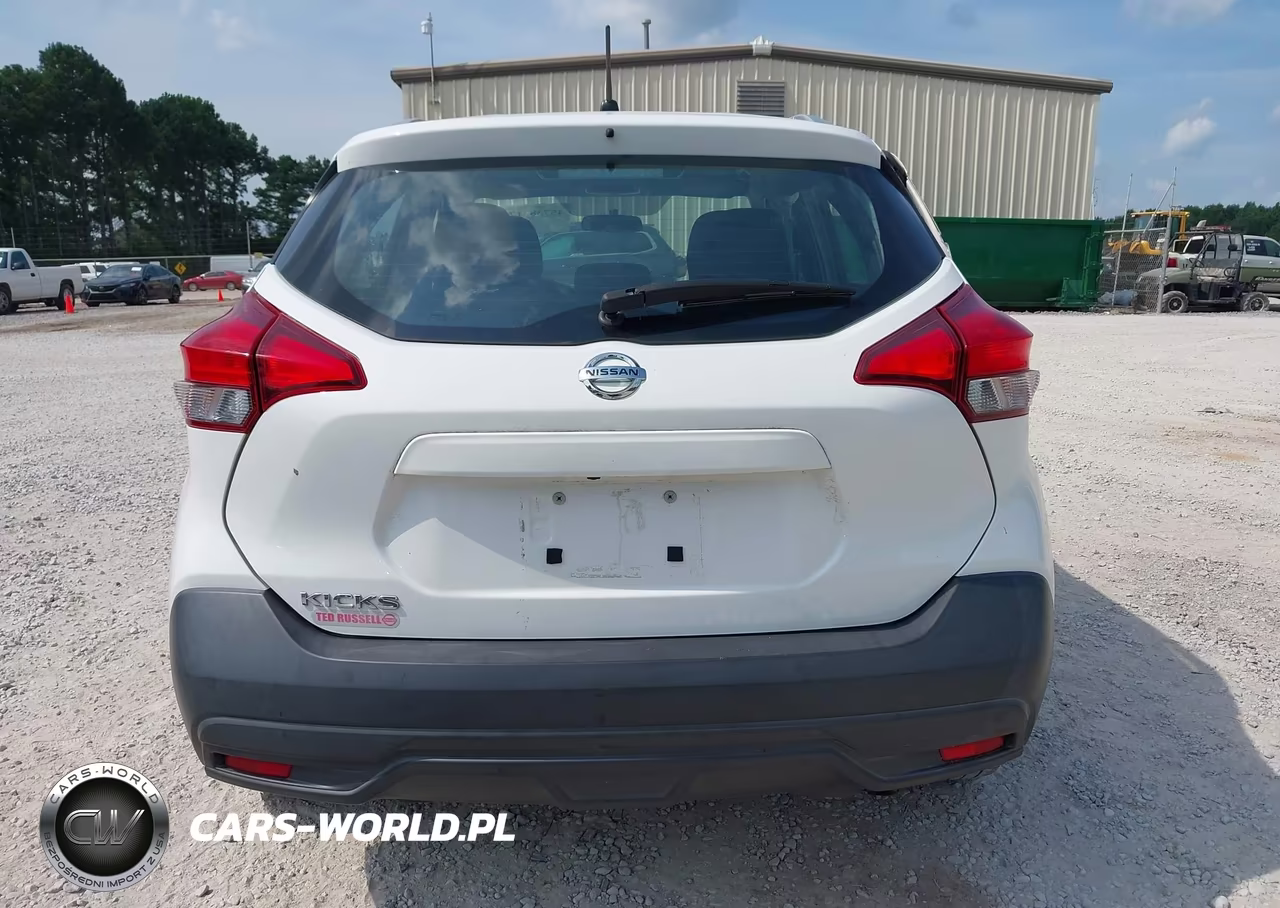 2019 Nissan Kicks S VIN:3N1CP5CUXKL554739 - 16