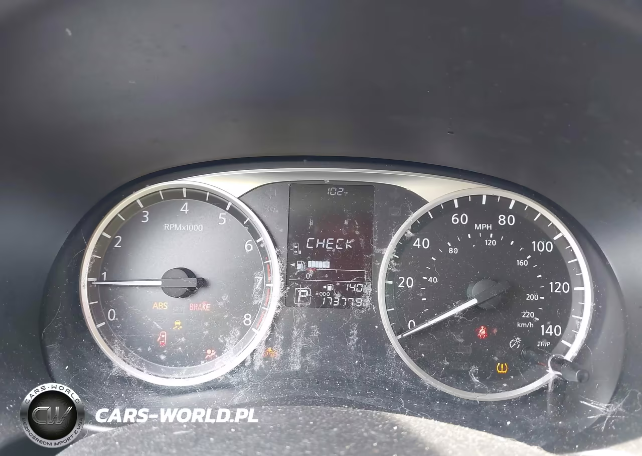 2019 Nissan Kicks S VIN:3N1CP5CUXKL554739 - 7