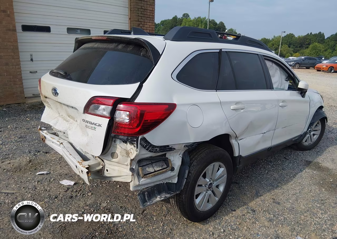 2017 Subaru Outback 2.5I Premium VIN:4S4BSACC1H3438000 - 4