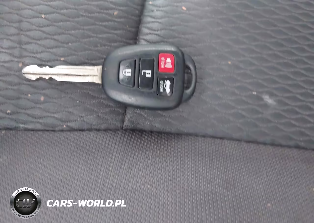 2017 Toyota Corolla Le VIN:2T1BURHEXHC768345 - 11