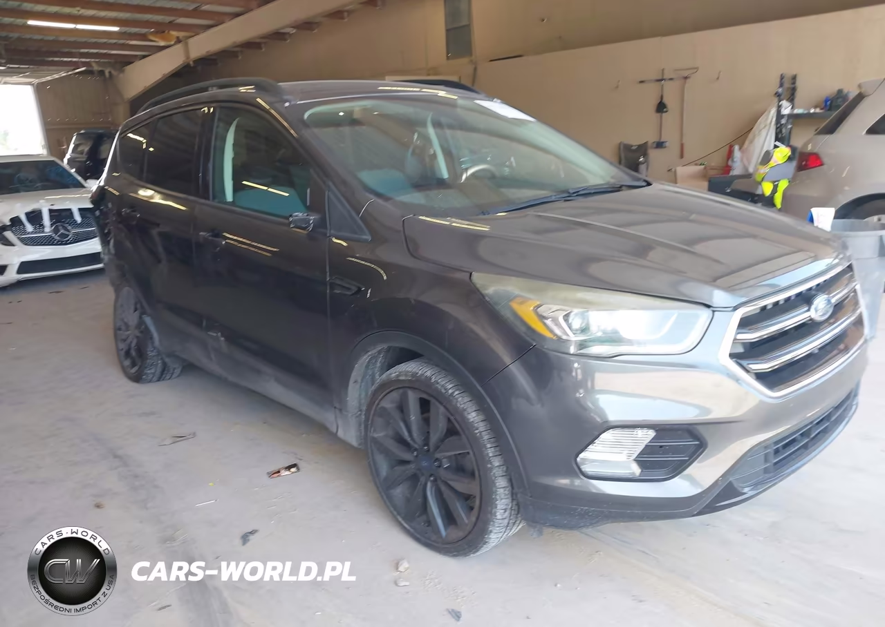 2017 Ford Escape Titanium – zdjęcie 1 z 17