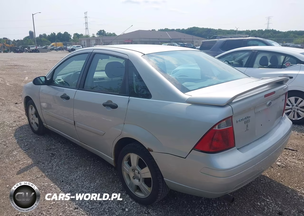 2005 Ford Focus Zx4 VIN:1FAFP34N25W125993 - 3