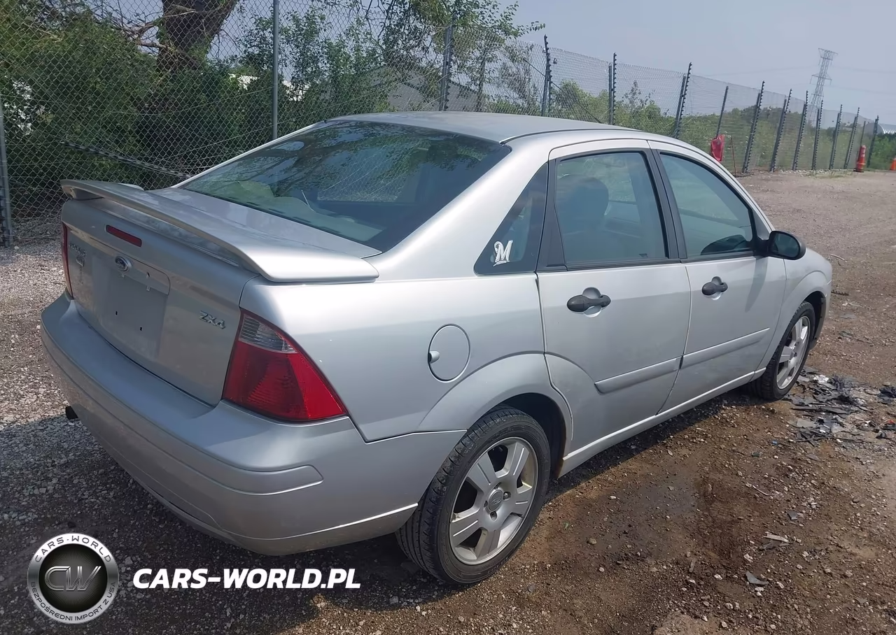 2005 Ford Focus Zx4 VIN:1FAFP34N25W125993 - 4
