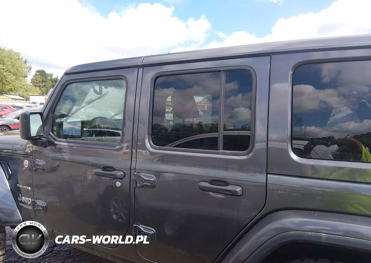 2018 Jeep Wrangler Unlimited Sahara 4X4 VIN:1C4HJXEN6JW189183 - 14