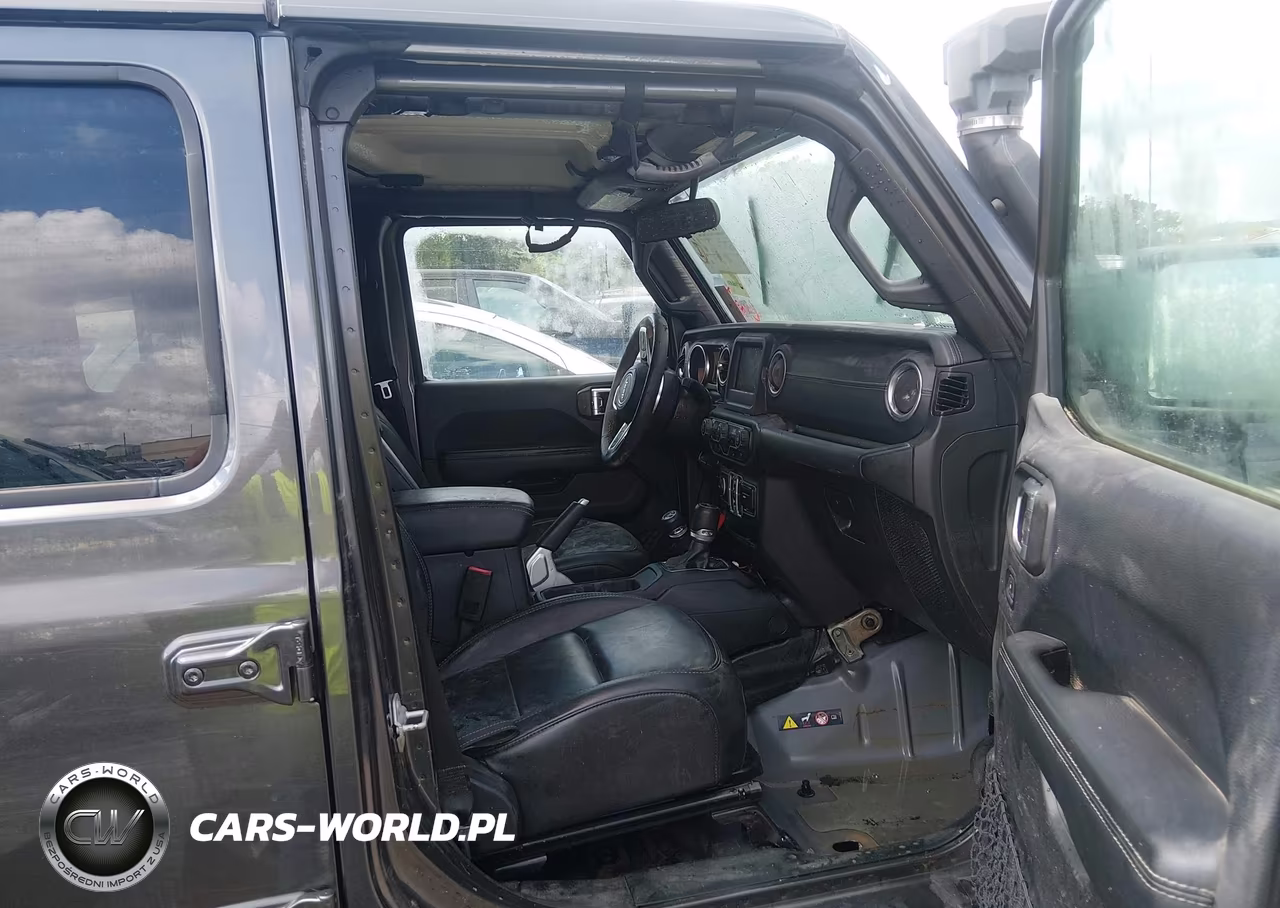 2018 Jeep Wrangler Unlimited Sahara 4X4 VIN:1C4HJXEN6JW189183 - 5