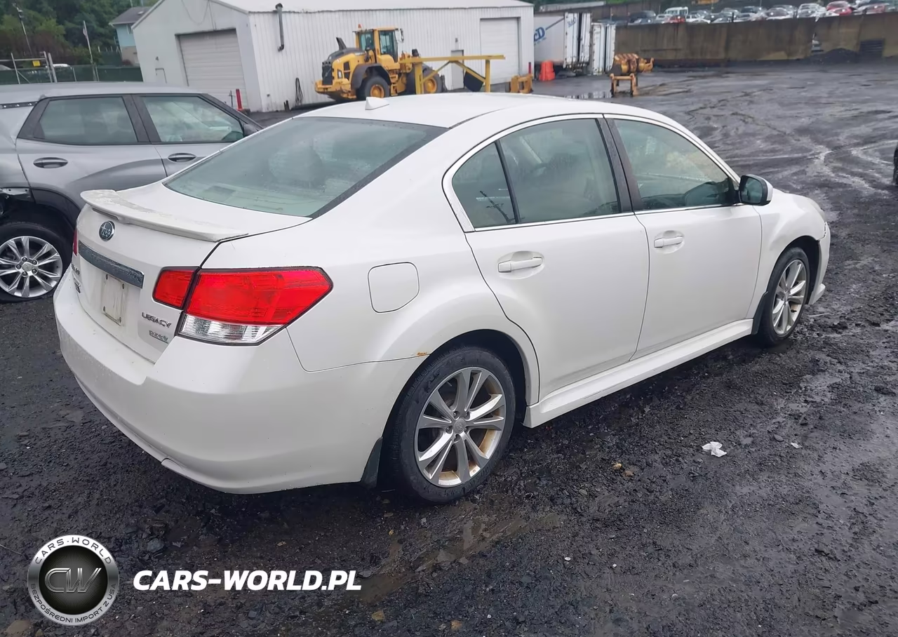 2014 Subaru Legacy 2.5I Premium VIN:4S3BMBD65E3020354 - 4