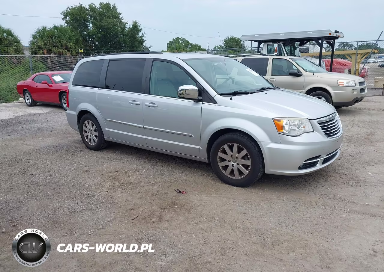 2011 Chrysler Town & Country Touring-L – zdjęcie 1 z 11