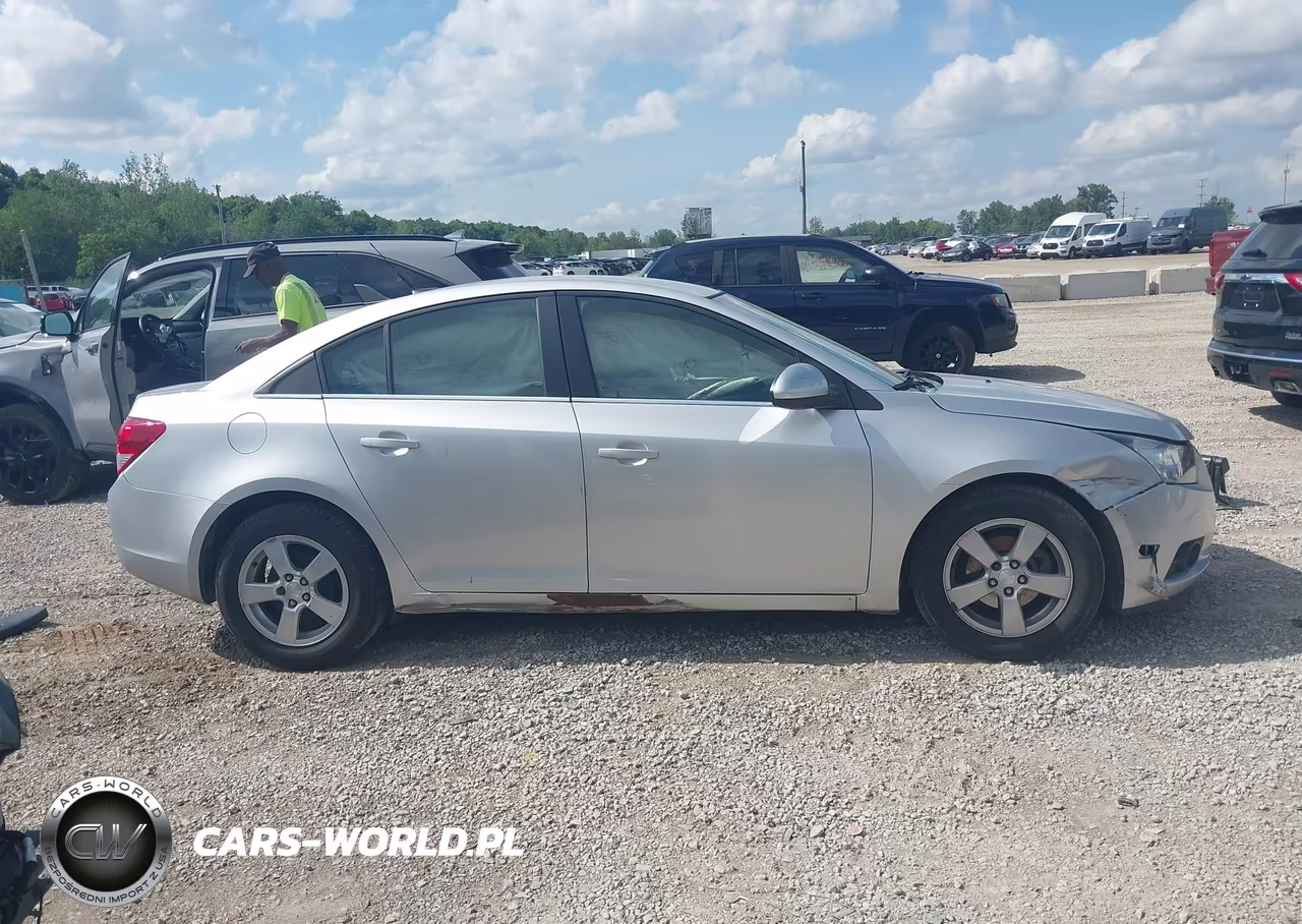 CHEVROLET CRUZE VIN:1G1PC5SB1E7444562 - 14