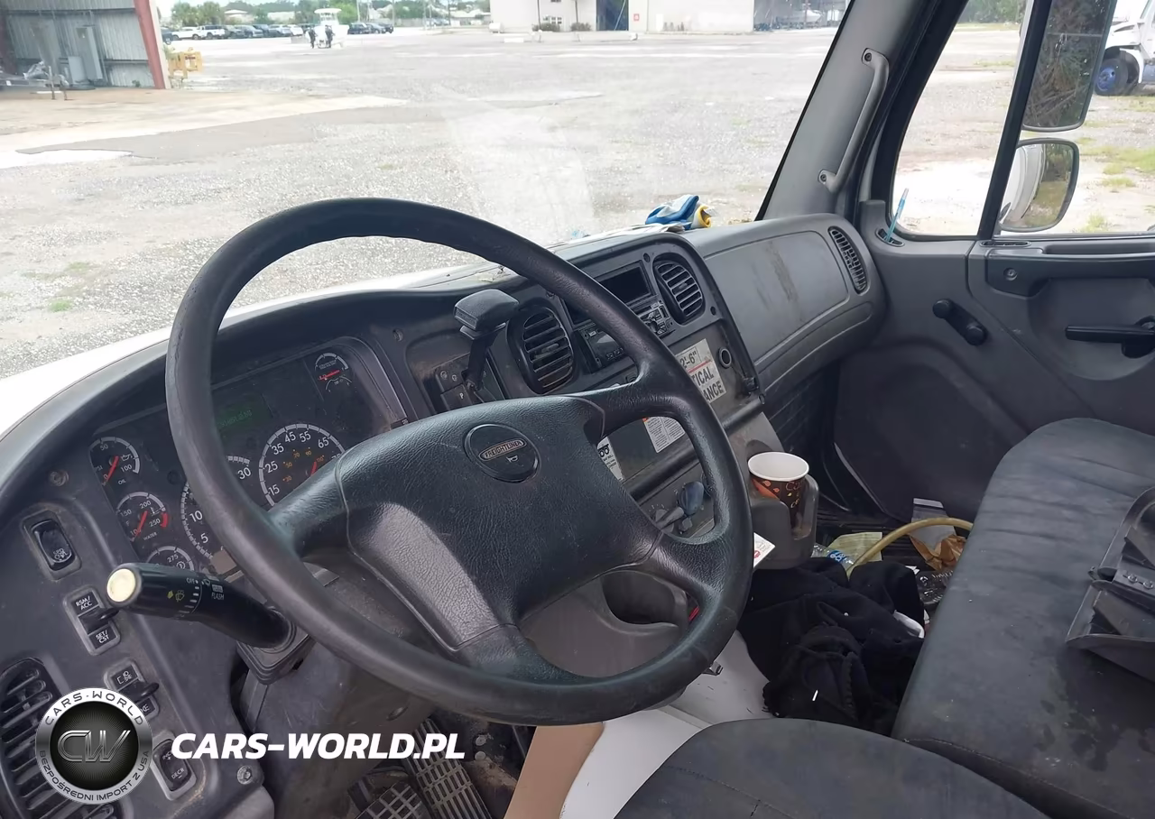 2018 Freightliner M2 106 VIN:1FVACWFD2JHJM6125 - 13