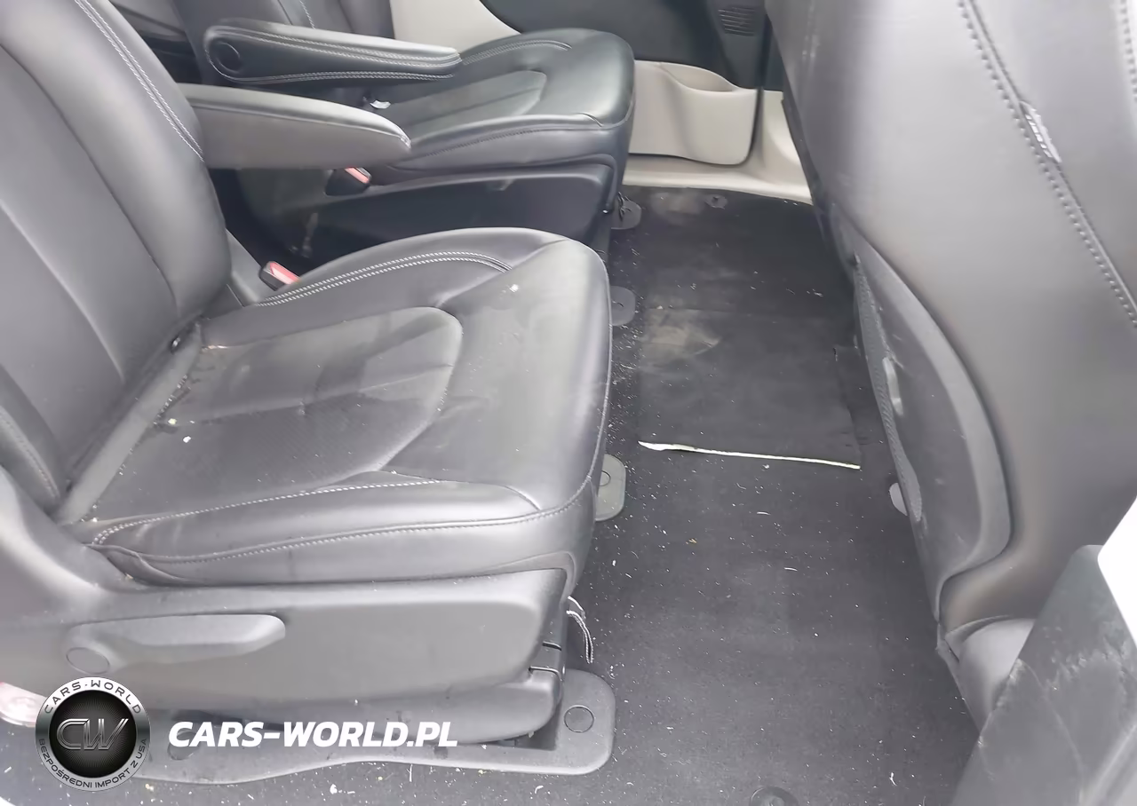 2023 Chrysler Pacifica Hybrid Touring L VIN:2C4RC1L74PR604261 - 8